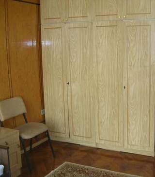 Хостелы Хостел Пилигрим Харьков Стандартный трехместный номер с общей ванной комнатой-3